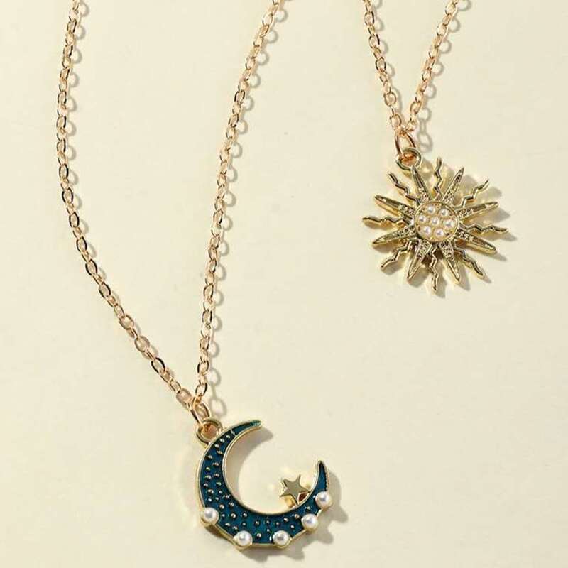 

2pcs Sun & Moon Charm Necklace, Multicolor