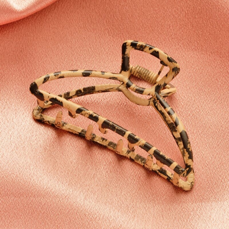 

Tortoiseshell Hair Claw, Multicolor