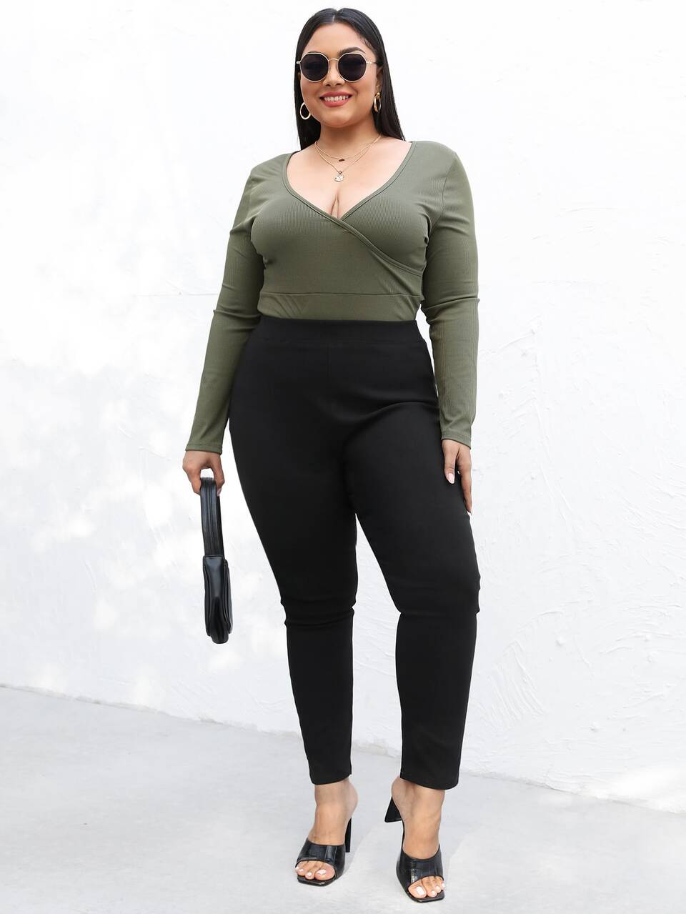 Plus High-Waisted Solid Skinny Jeans