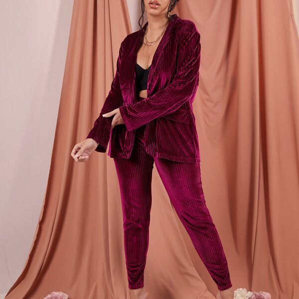 

Plus Solid Flap Pocket Velvet Blazer & Leggings Set, Red violet