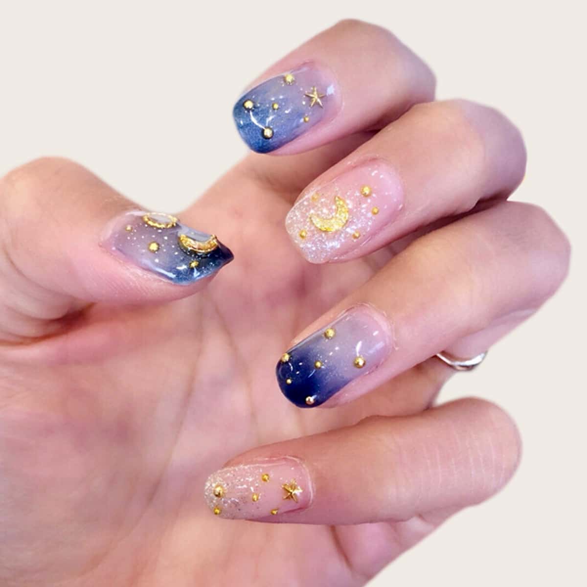 

24pcs Moon & Star Decor Fake Nail & 1sheet Tape, Blue