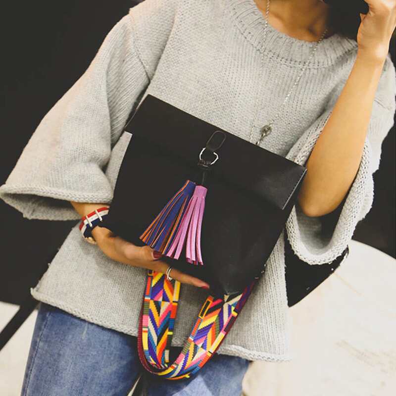 

Tassel Decor Solid Crossbody Bag, Black
