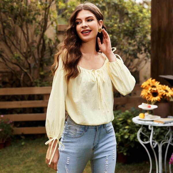 

Tie Front Lantern Sleeve Knot Cuff Top, Beige pastel