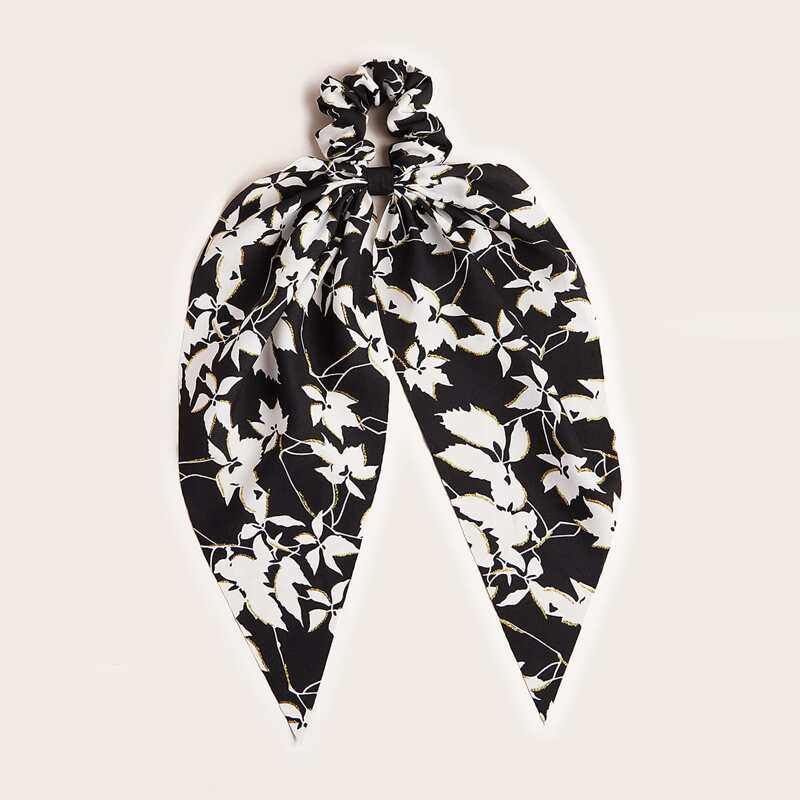 

Ditsy Floral Pattern Scrunchie Scarf, Black and white