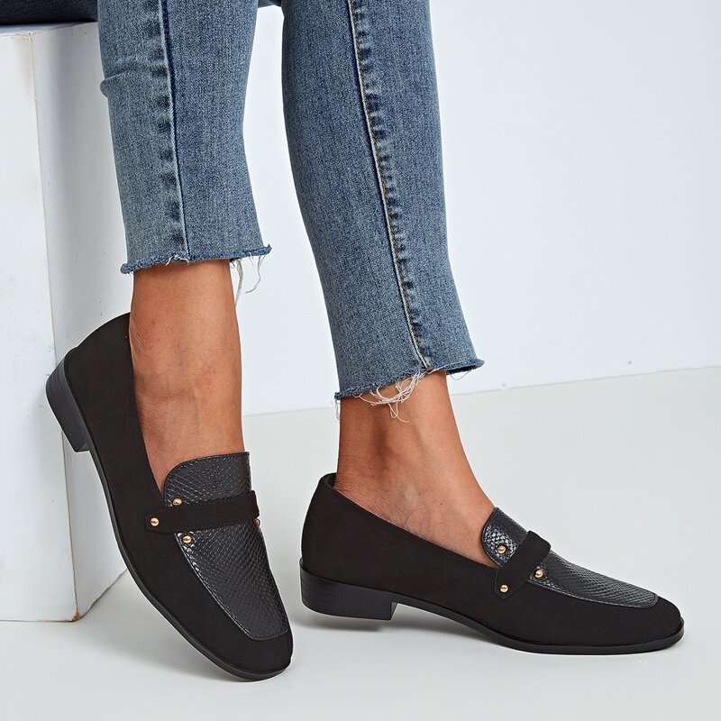 

Studded Decor PU Panel Loafers, Black