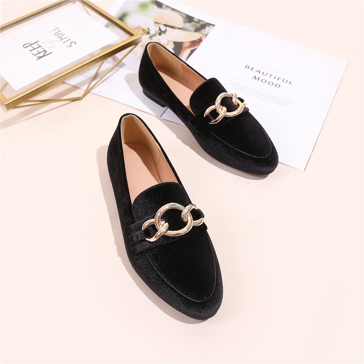 Image of Chain Decor Slip On Loafers