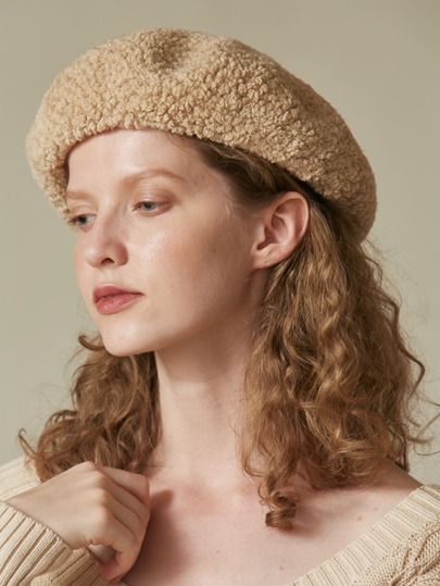 FUZZY BERET