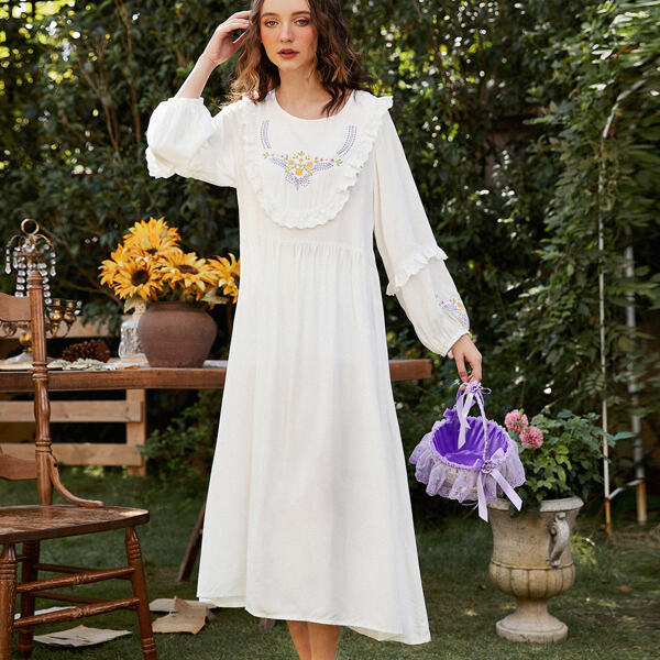 

Floral Embroidery Ruffle Trim Nightdress, White