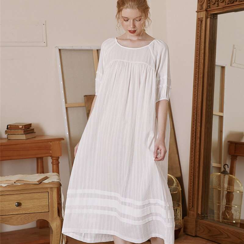 

Lace Trim Raglan Sleeve Night Dress, White