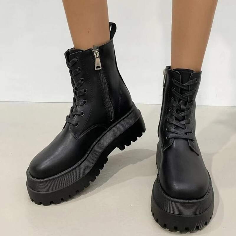 

Flatform Combat Boots, Black