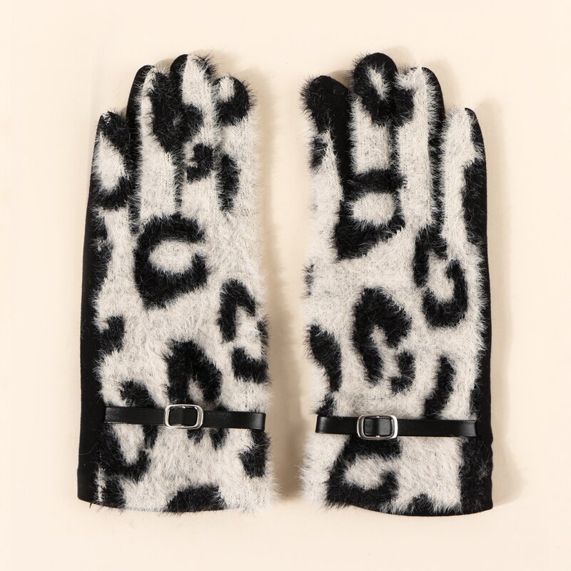 

Leopard Fluffy Gloves, Black and white