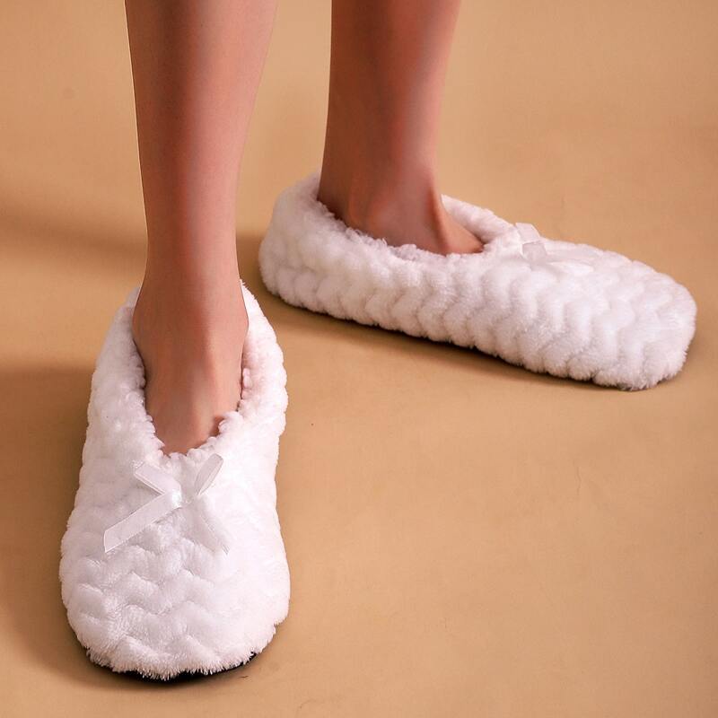 

Bow Decor Chevron Fluffy Slippers, White