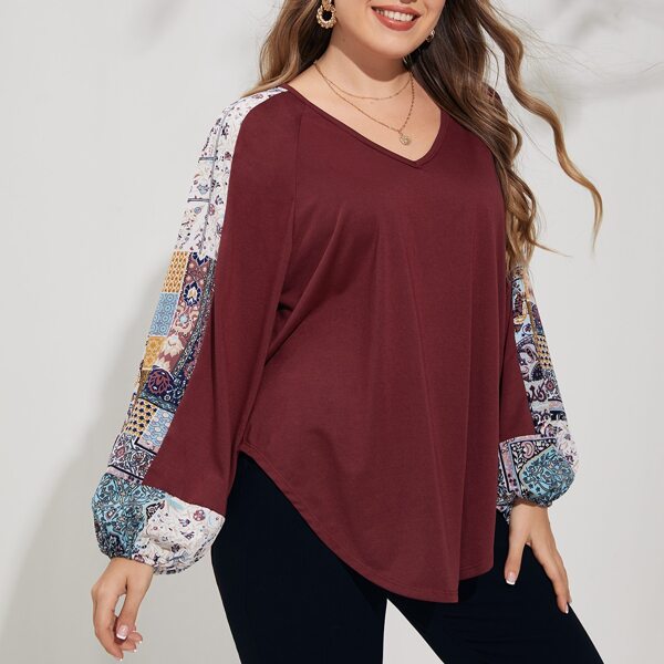 

Plus Curved Hem Contrast Patchwork Panel Tee, Burgundy