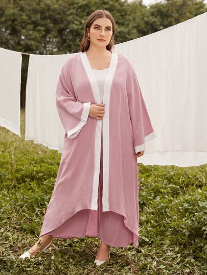 سروال بساق واسع مع كيمون بشريط متباين مقاس كبير بدون كامي