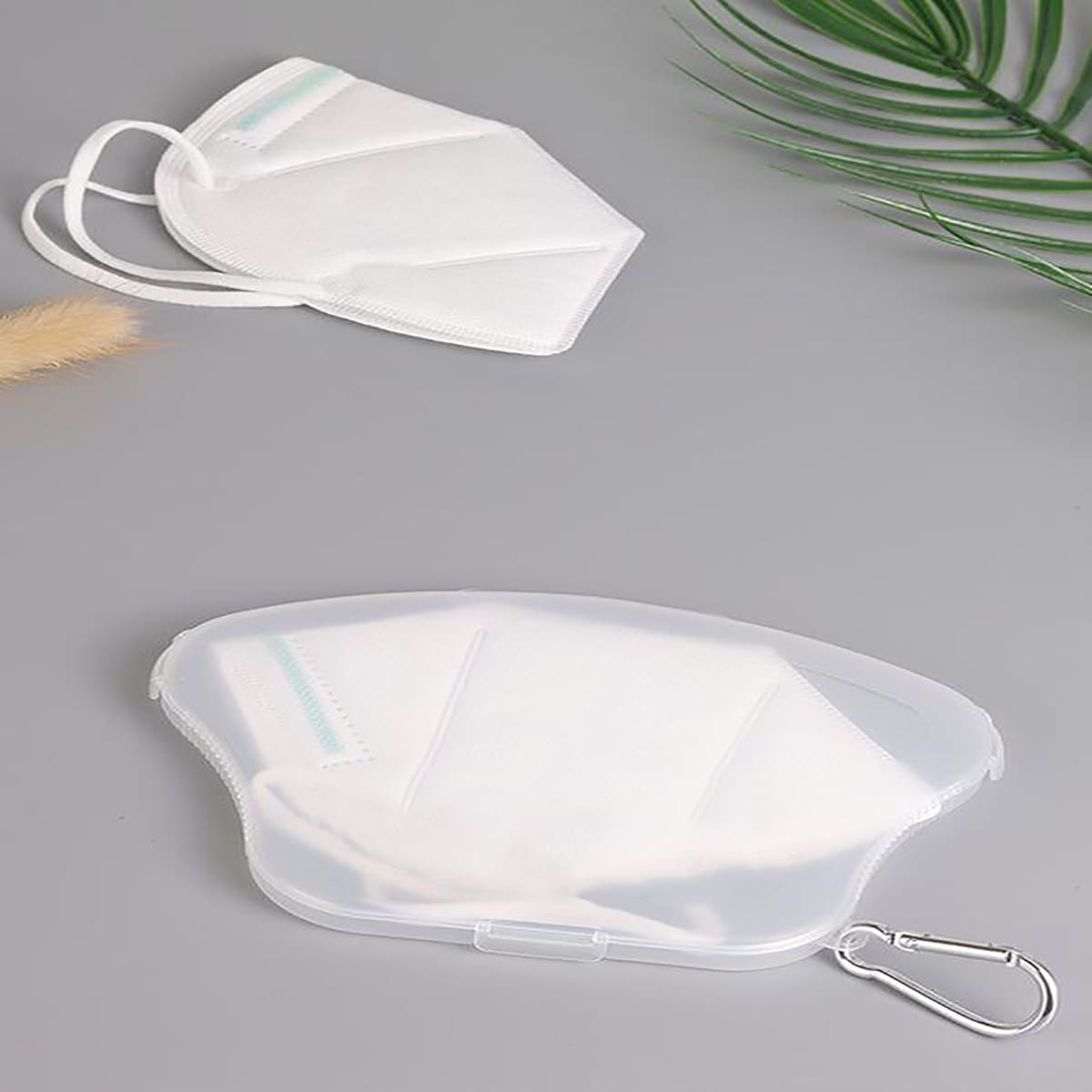 

1pc Random Face Mask Storage Box, Clear