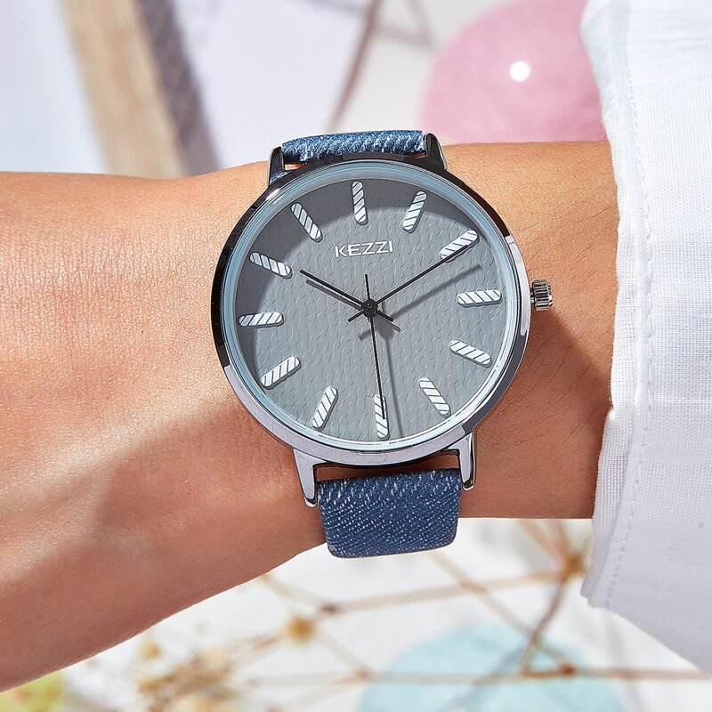 

Round Pointer Quartz Watch