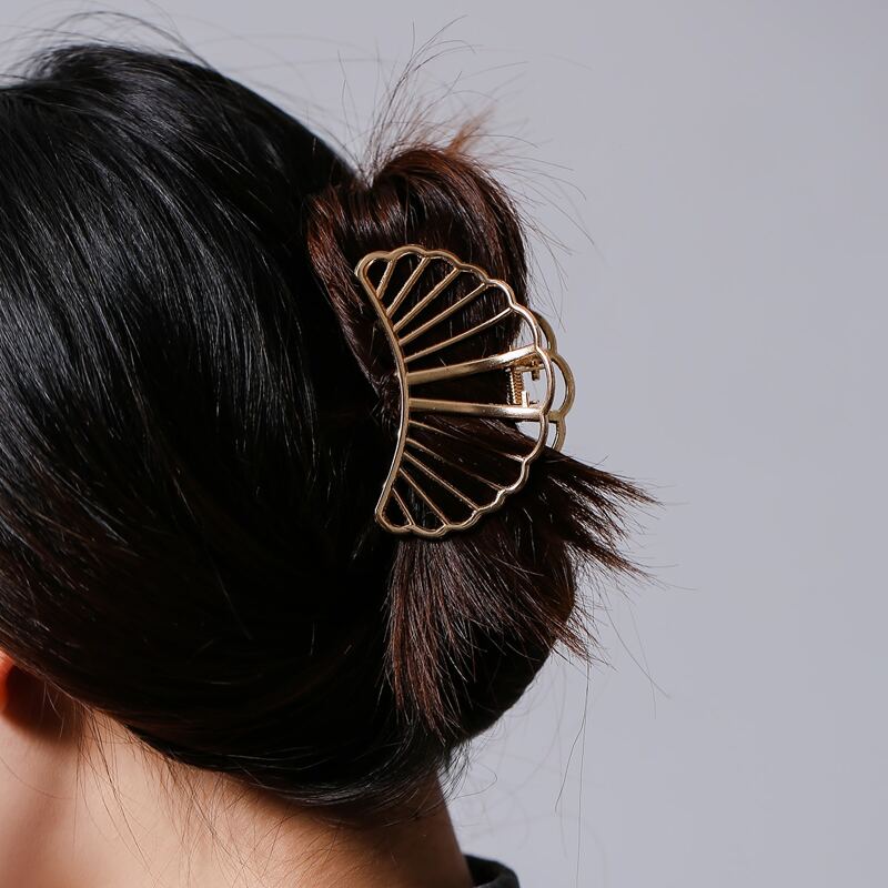 

Hollow Out Hair Claw, Gold