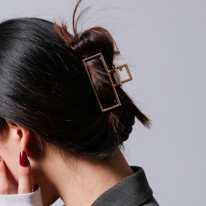 

Hollow Out Rectangle Hair Claw, Gold