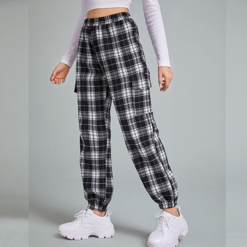 

Plaid Cargo Pants, Black and white