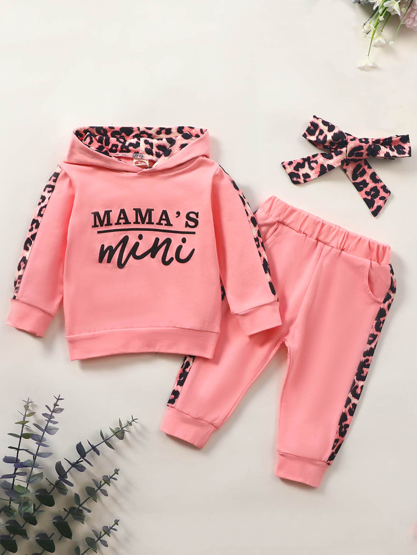 女嬰豹紋和字母圖案連帽衫和運動褲和髮帶 - 珊瑚粉 - 查看 1
