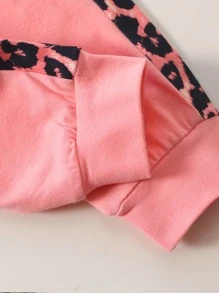 女嬰豹紋和字母圖案連帽衫和運動褲和髮帶 - 珊瑚粉 - 查看 3