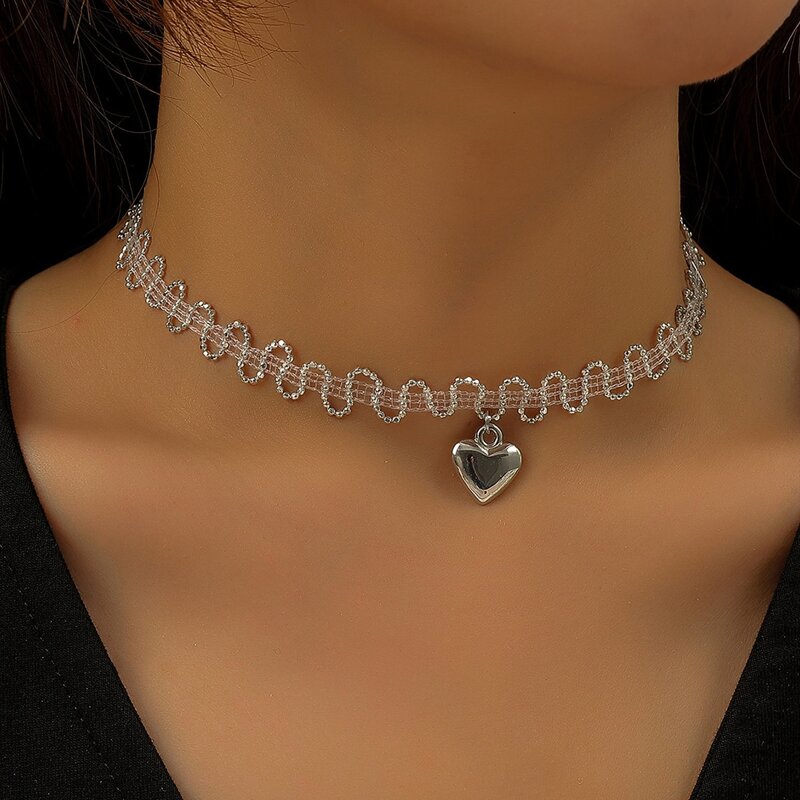 

Heart Pendant Choker, White