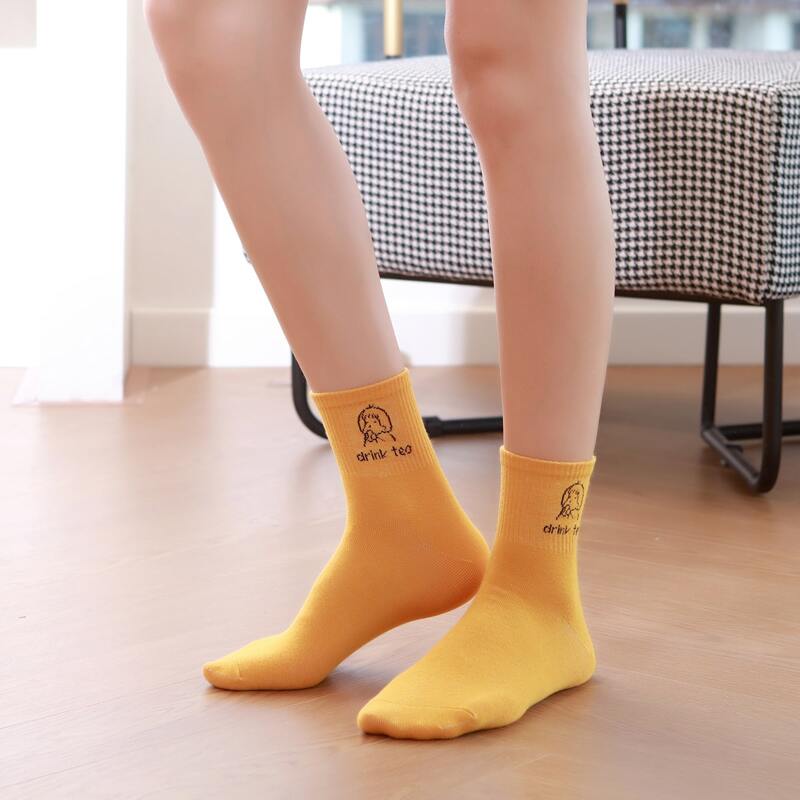 

1pair Cartoon Pattern Crew Socks, Yellow