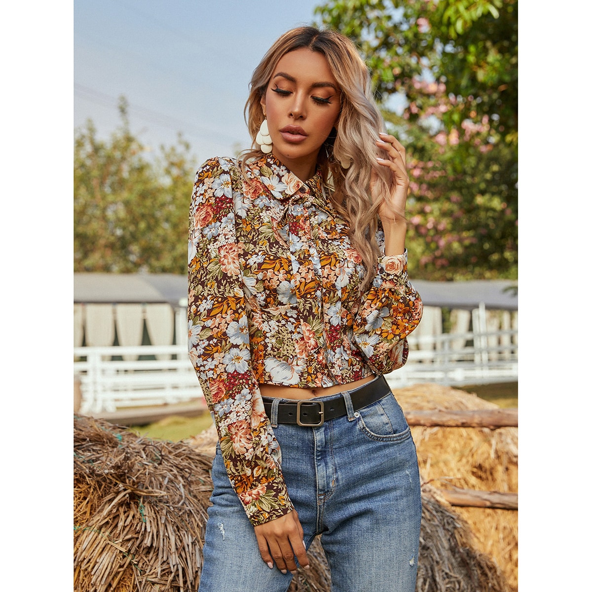 Image of All Over Floral Print Button Front Puff Sleeve Crop Blouse