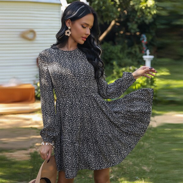 

Lantern Sleeve Ruffle Hem Leopard Dress, Black and white