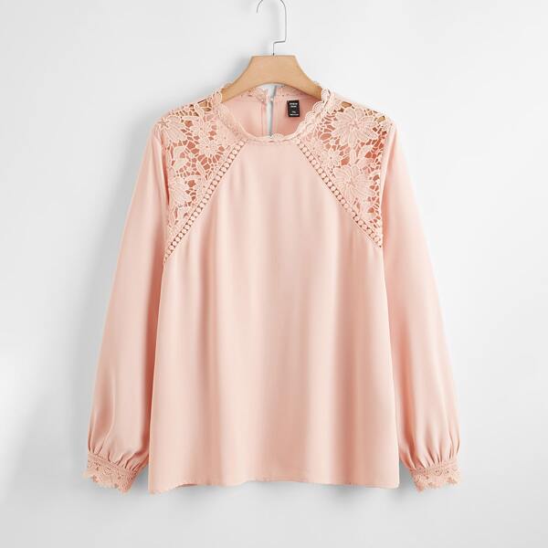 

Plus Keyhole Back Contrast Lace Blouse, Baby pink