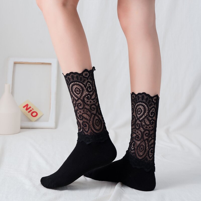

Contrast Floral Lace Socks, Black