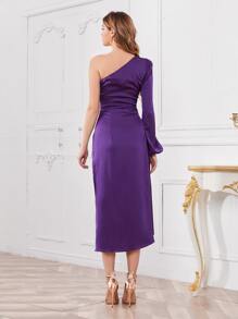 Modelyn 單肩燈籠袖緞面洋裝