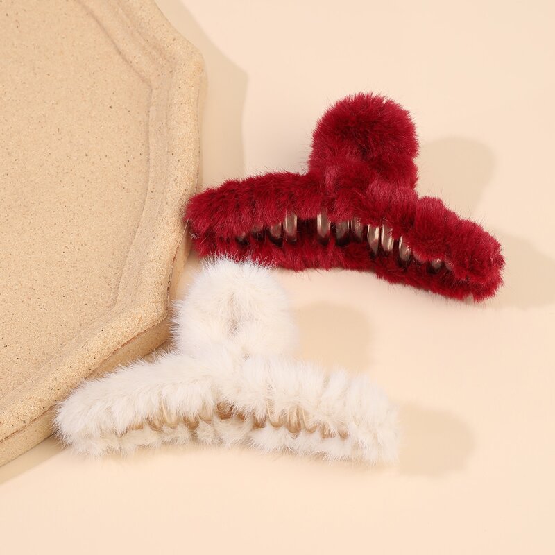 

2pcs Fluffy Hair Claw, Multicolor