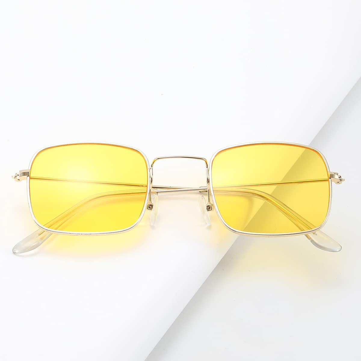 

Metal Frame Tinted Lens Sunglasses