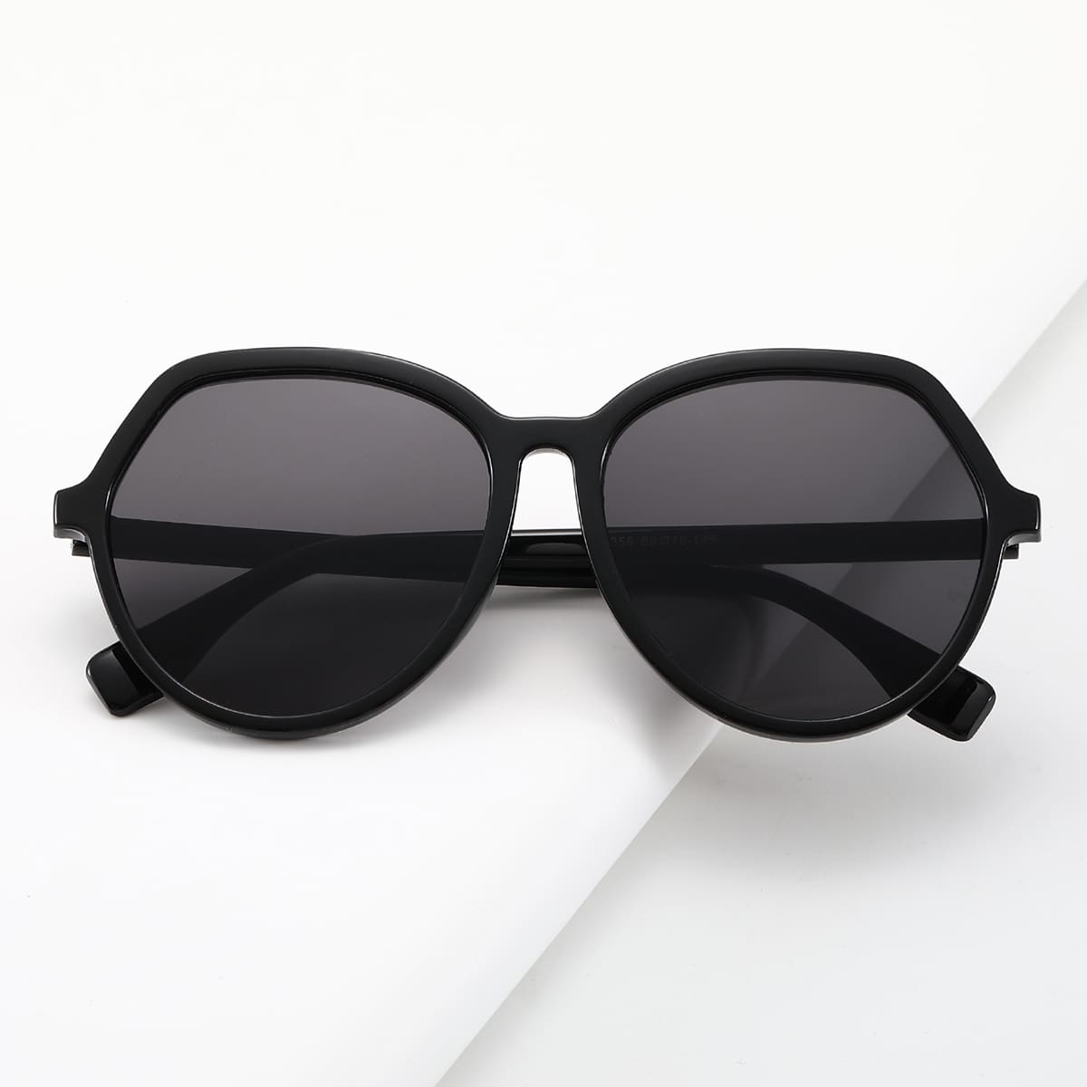 

Flat Lens Sunglasses