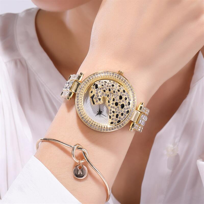 

1pc Rhinestone Decor Round Pointer Quartz Watch & 1pc Bracelet