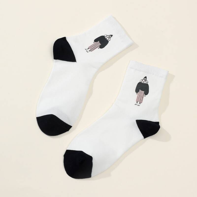 

1pair Figure Print Crew Socks, Black and white