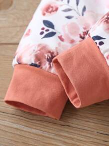 女嬰花卉圖案袋鼠口袋連帽連體衣帶褲子 - 彩色 - 查看 3