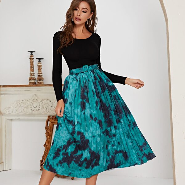 

Tie Dye Pleated Belted Skirt, Green