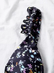 SHEIN Swim 小碎花圖案褶邊比基尼泳裝上衣 - 黑色 - 查看 3