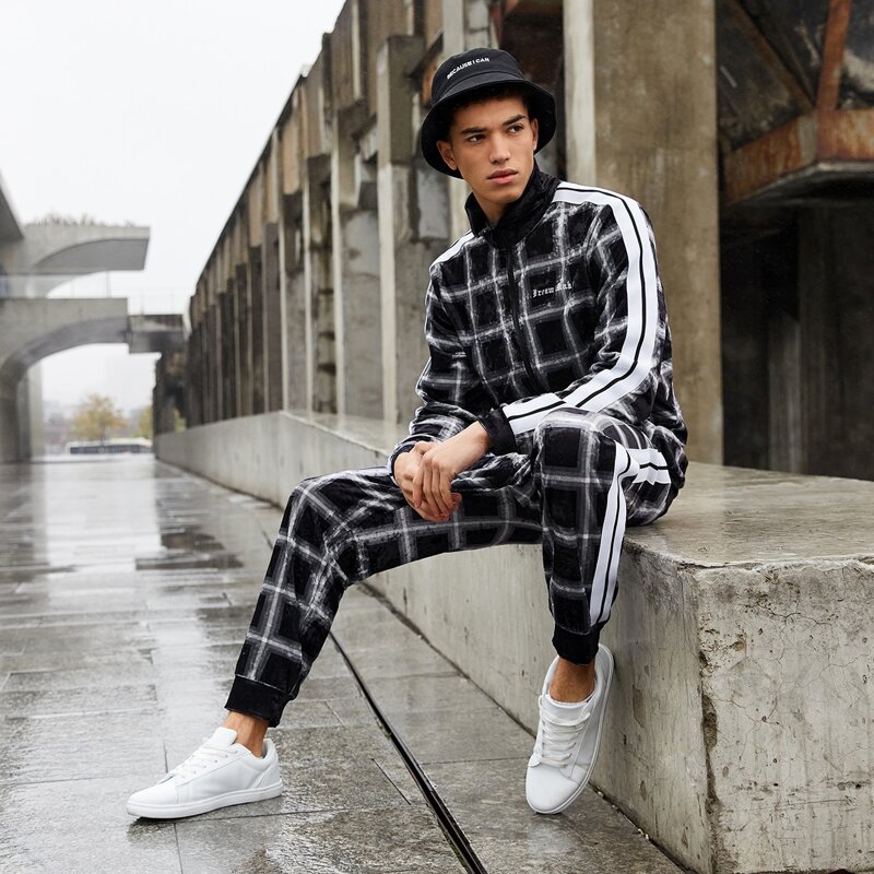 

Guys Letter Embroidered Plaid Velvet Jacket and Pants Set, Black
