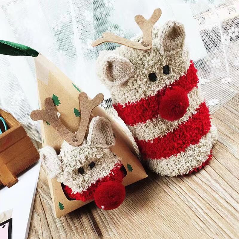 

1pair Elk Design Stripe Fuzzy Socks, Red