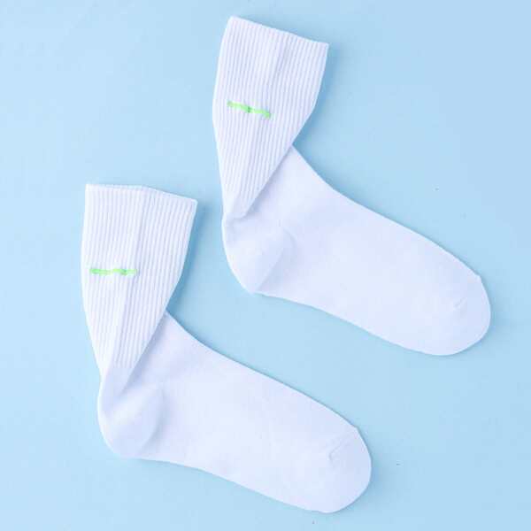 

Simple Embroidery Socks, White