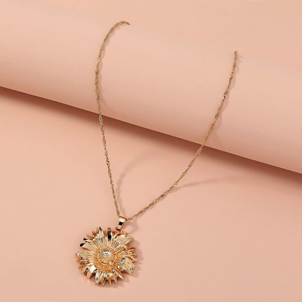

Flower Charm Necklace, Gold
