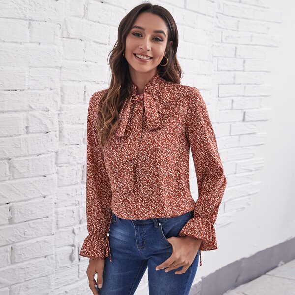 

Plants Print Tie Neck Flounce Sleeve Top, Red and white