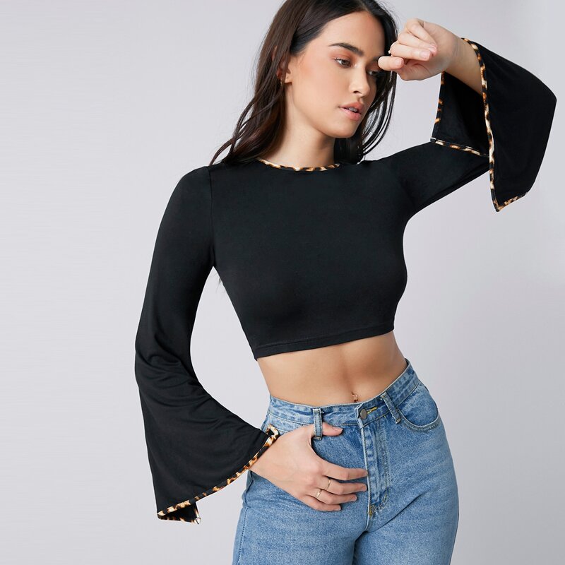 

Bell Sleeve Contrast Binding Crop Tee, Black