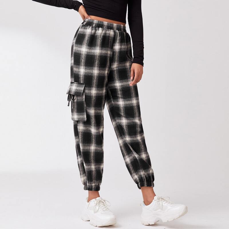 

Plaid Cargo Pants, Black and white