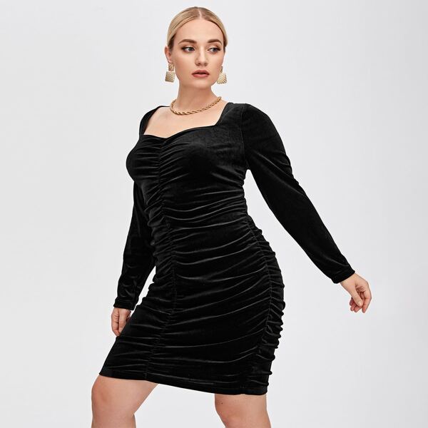 

Plus Velvet Sweetheart Neck Ruched Dress, Black