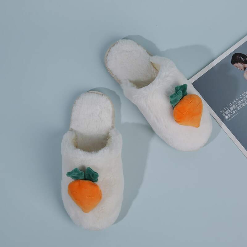 

Carrot Design Fluffy Slippers, White