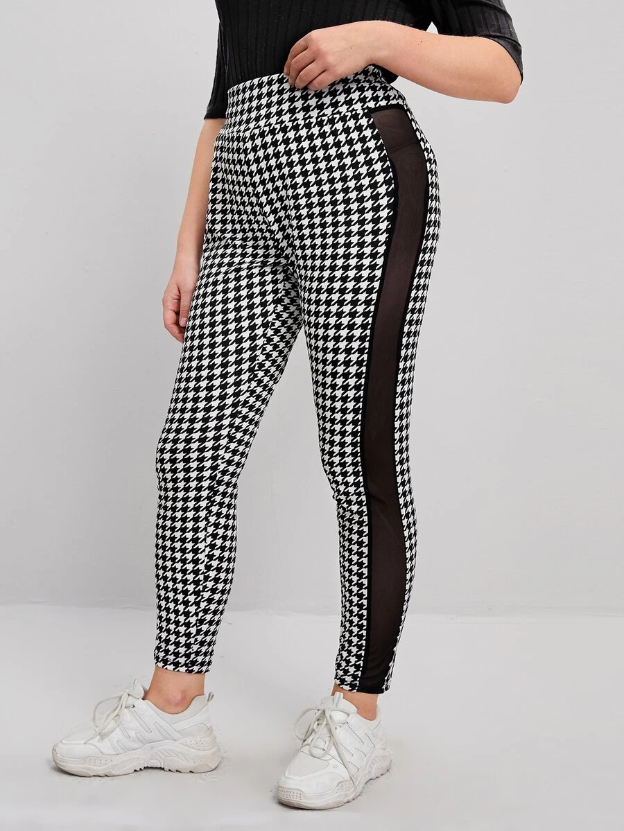 SHEIN ليجينز بنقش مسنن قلب شبكي شفاف مقاس كبير